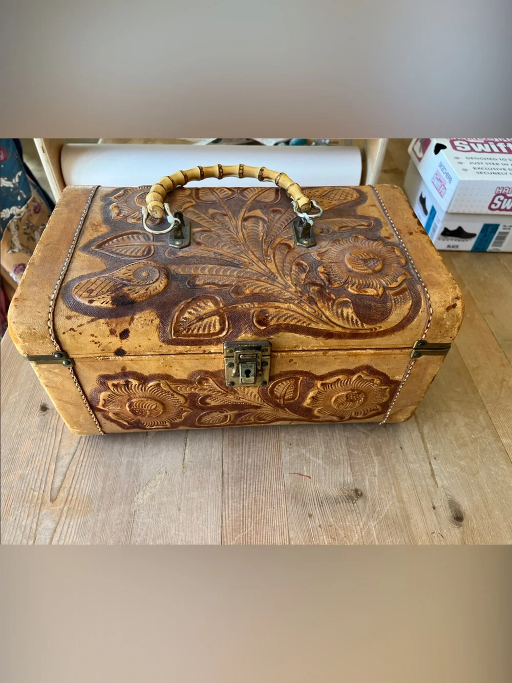 Flores’ Bags Vintage Tooled Leather Floral Travel Case - Brown